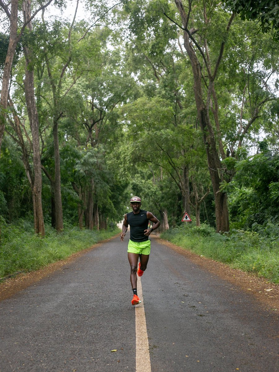 shaibu_AB's tweet photo. Help me beg @Nike to send me the new Alphafly 4🧎🏾‍♂️ https://t.co/HHWxenvYo9