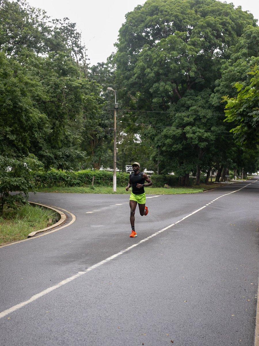 shaibu_AB's tweet photo. Help me beg @Nike to send me the new Alphafly 4🧎🏾‍♂️ https://t.co/HHWxenvYo9