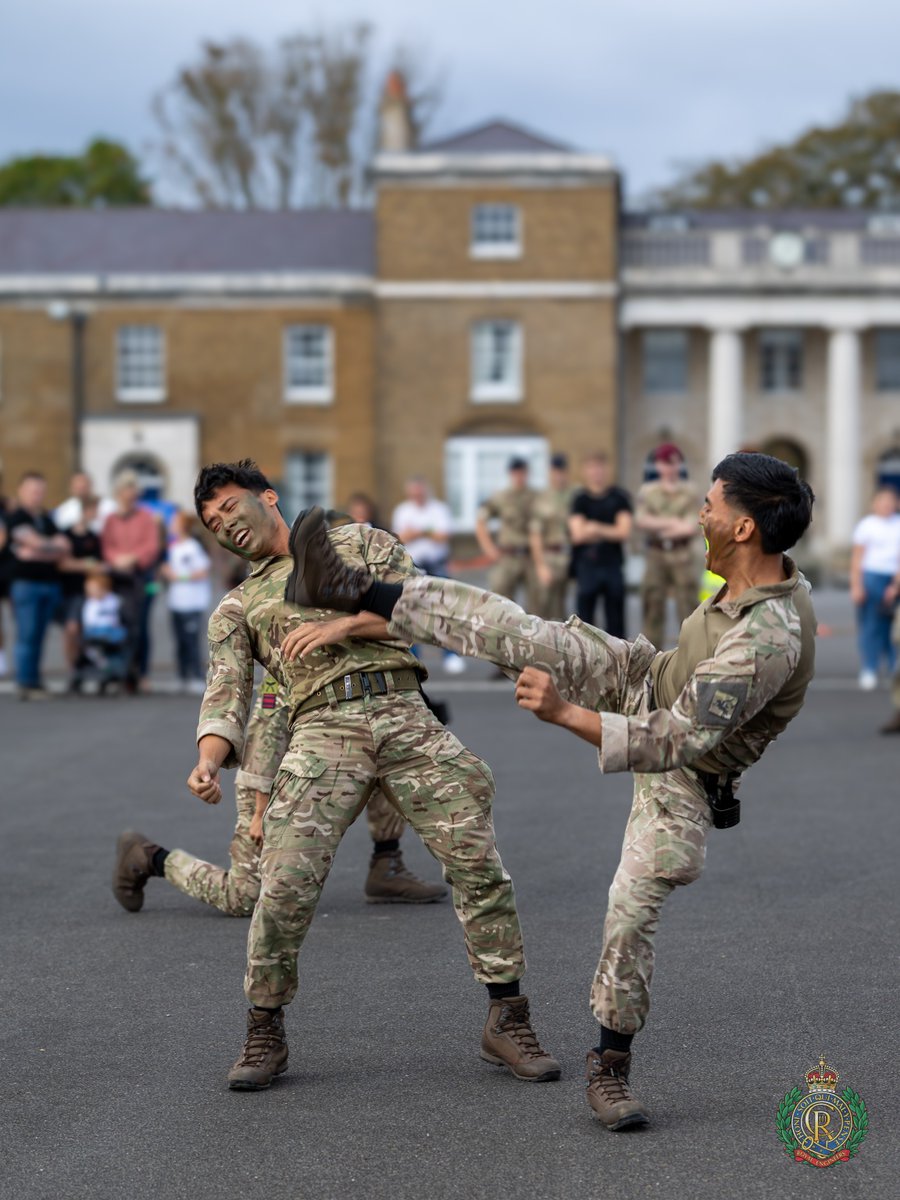 Proud_Sappers's tweet photo. Great performance by the Queens Gurkha Engineers display team at Brompton Barracks Family’s day https://t.co/uJxty3gibg