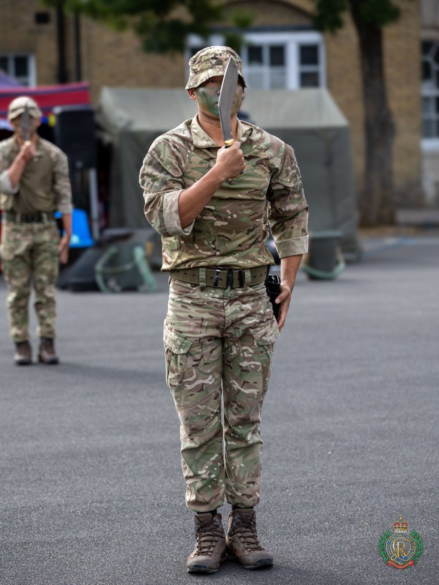Proud_Sappers's tweet photo. Great performance by the Queens Gurkha Engineers display team at Brompton Barracks Family’s day https://t.co/uJxty3gibg