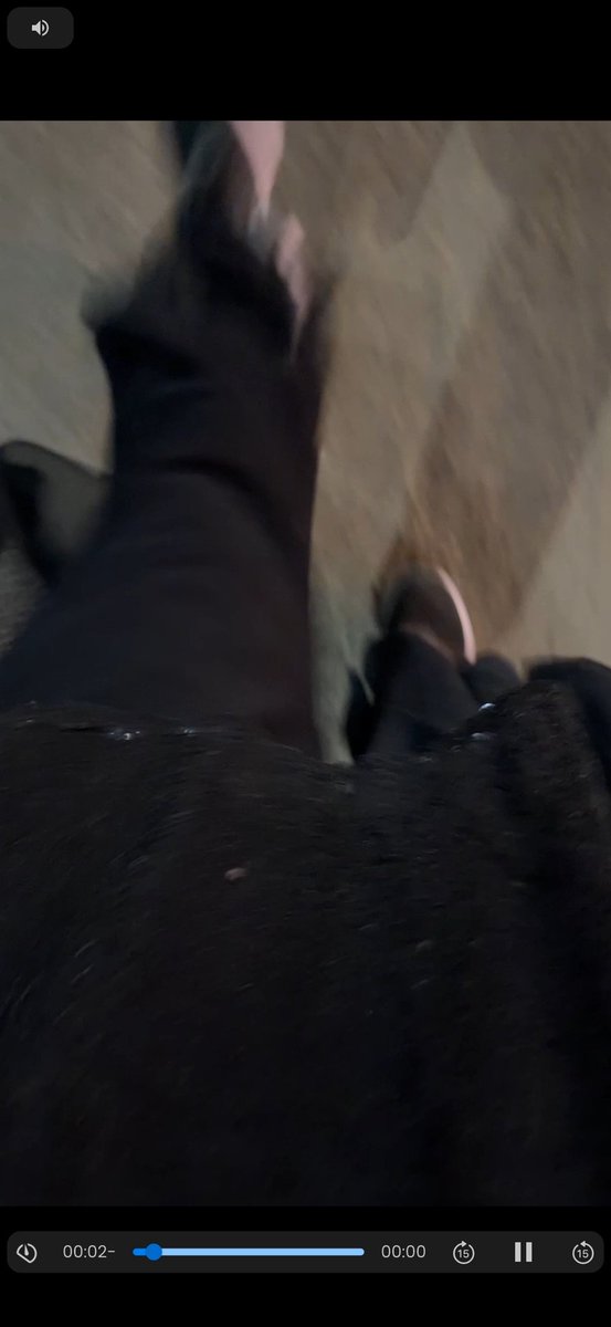 Med03910671's tweet photo. ااااااح انا فرحااااان مووووت من فترة نزلت بعباية امي ونقابها ولبس حريمي كامل ولقيت واحدة شحاتة اديتها فلوس ابعتلي وقالتلي ربنا يخليلك حوزك يا بنتي وولاد اااااح حسيت اني مراااا اوووووي https://t.co/0vyEfDfz19