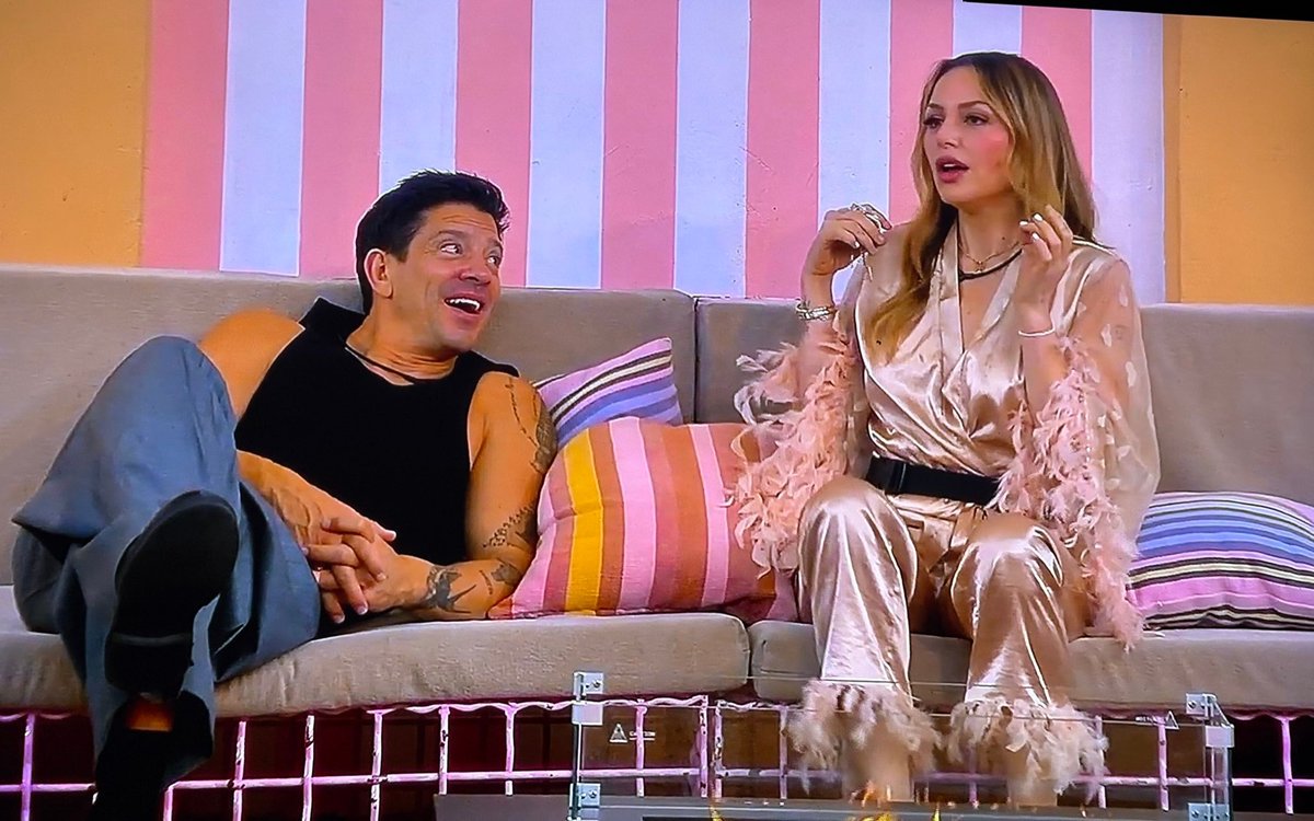 BellaIndirecta's tweet photo. No niño, Gema no le tiene envidia a tu papá, tu mamá le tiene envidia a Gema. 😂
#LaCasaDeLosFamososMéxico https://t.co/KGBMOZUHjb