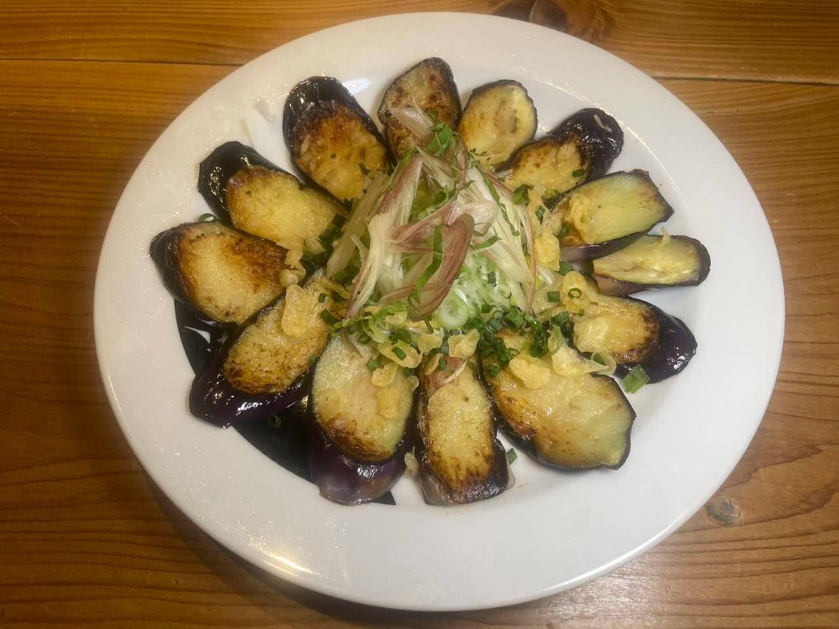 shingari_soka's tweet photo. こんばんは🌙
ランチ営業はたくさんの方にご来店いただき、誠にありがとうございます！
ディナーも張り切って営業してまいります✊🏻✨
美味しい酒と肴をご用意してます

皆様のご来店を心よりお待ちしております🤗

営業時間
ﾃﾞｨﾅｰ 17:00~lo21:00

#草加蕎麦 
#草加グルメ 
#草加ディナー https://t.co/txKM92mamc