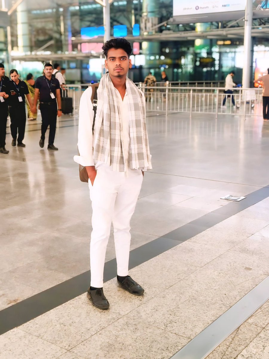 MyButerapxo's tweet photo. Hyderabad Airport. https://t.co/Bmc3NJPmZe
