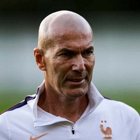 theMadridZone's tweet photo. 🚨 NEW: Zinedine Zidane has BANNED haircuts at Clairefontaine. 

Hairdressers will NOT be allowed inside once France NT camp starts. @lequipe ❌✂️ https://t.co/JRcMJV6A87