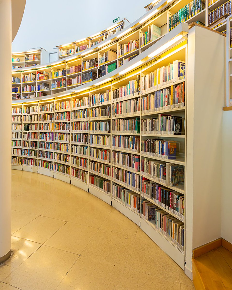 LibrosCMadrid's tweet photo. 👉Hoy celebramos el Día Internacional de la Traducción.

Una oportunidad para recordaros la amplia colección de narrativa, manuales de aprendizaje, métodos y lecturas graduadas en idiomas que tenemos en la sección ‘Otras lenguas’.

+ Info: https://t.co/OdvLMcjMos

#BibliotecasCM https://t.co/eG3F5tJFKA