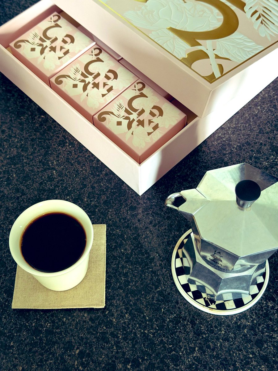 Hyrule09380116's tweet photo. #todaycoffee & 🥮 中秋快樂 https://t.co/v623hRuFO9