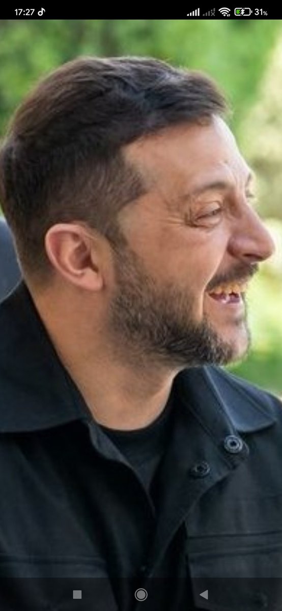 vinnicanin's tweet photo. Ви тільки уявіть собі прірву деградації держуправління.
СБУ отримує відкати від двушок на 
москву.
ГУР супроводжує валізи готівки в ОПУ з шахрайських дій генпрокурора України.
ДПСУ вимагає мільйон $ за  постачання дронів.
МОУ отримує 140 млн $ з пограбунку ЗСУ.
Це вже край. https://t.co/RO0v5CWssU