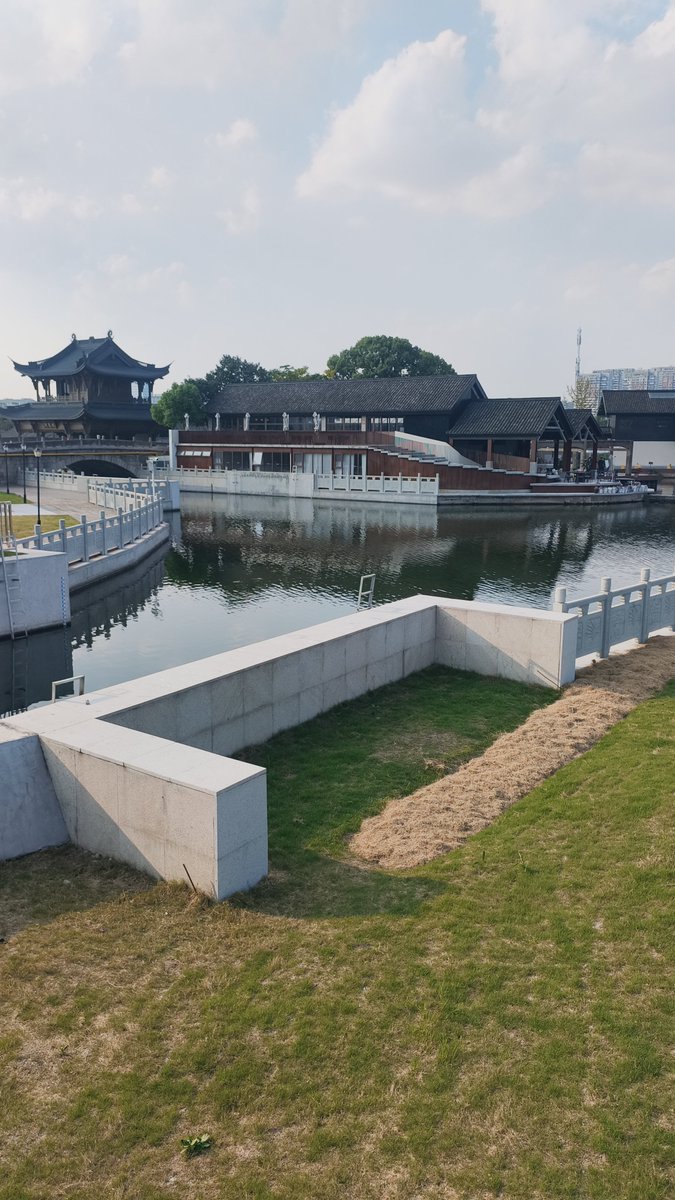 Kadische_'s tweet photo. This is just an ordinary town and village in China—Dongpu, Shaoxing—shot without any filters. In China, apart from advanced technology and excellent public security, there are also beautiful landscapes and a profound cultural heritage. https://t.co/vT1euIw49H