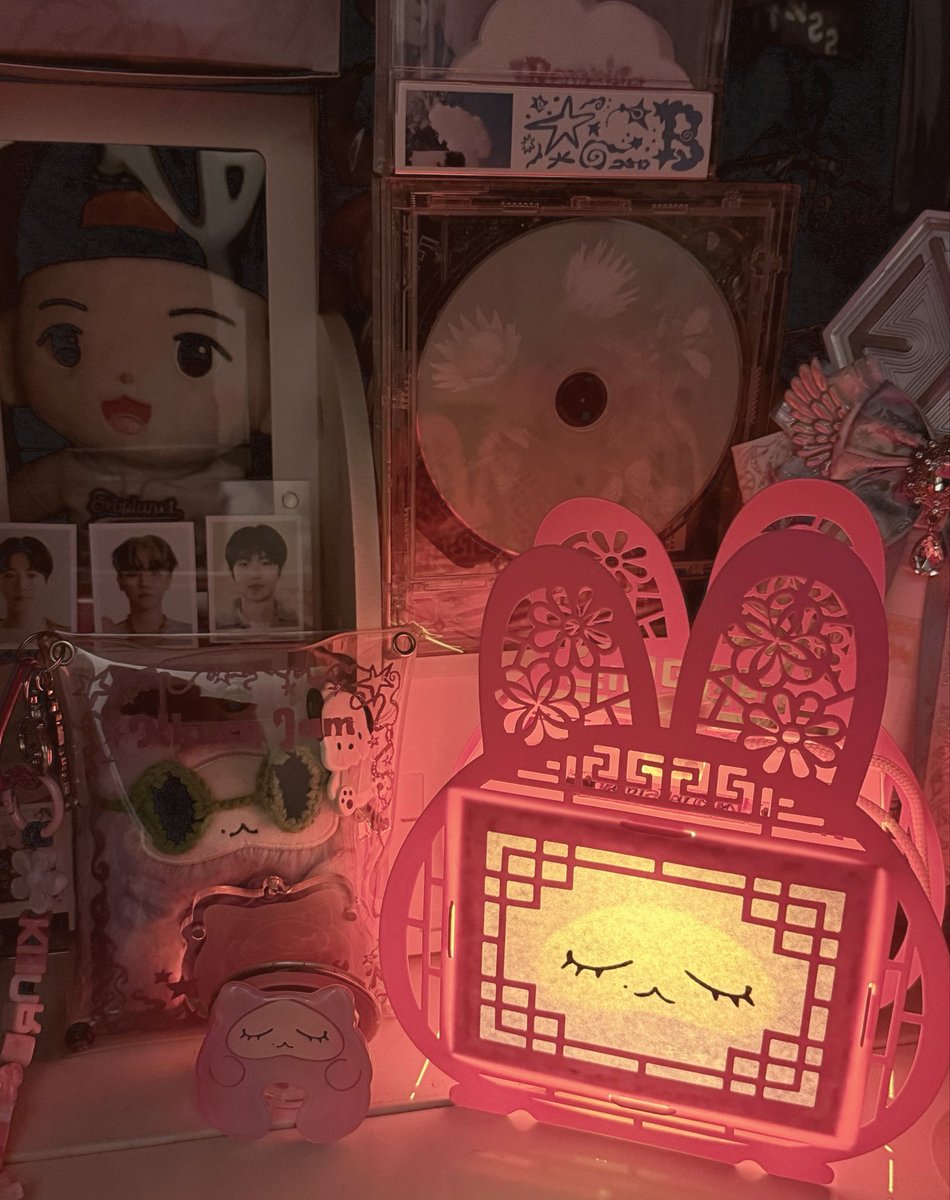 hyunm04's tweet photo. 해피추석!! 🌙🩷
오빠 내가 만든 등불 좀 봐봐~

#백현
 @B_hundred_Hyun https://t.co/NmX4ERxCz7