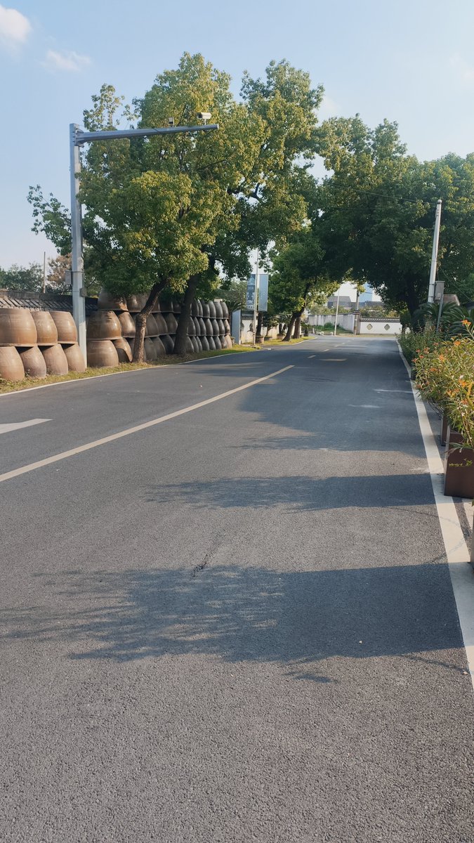 Kadische_'s tweet photo. This is just an ordinary town and village in China—Dongpu, Shaoxing—shot without any filters. In China, apart from advanced technology and excellent public security, there are also beautiful landscapes and a profound cultural heritage. https://t.co/vT1euIw49H
