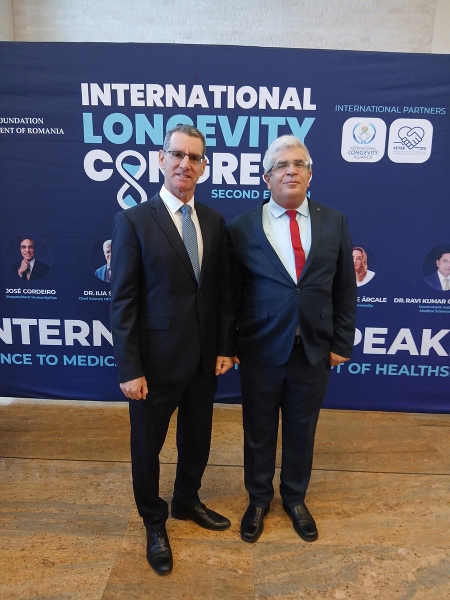 IsraelinRomania's tweet photo. „#Israel 🇮🇱 contribuie activ la dialogul global privind #longevitatea sănătoasă. Ecosistemul israelian de #cercetare, #medicină, #biotehnologie și #inovare digitală creează numeroase oportunități de colaborare internațională. 🤝 Consolidarea parteneriatului cu #România 🇷🇴 poate contribui la transformarea progresului științific în soluții concrete, menite să îmbunătățească sănătatea și calitatea vieții cetățenilor noștri.”

🧬🩺 Dl Ambasador @BendorLior a participat la cea de-a doua ediție a Congresului Internațional de Longevitate, eveniment în deschiderea căruia E.S. a avut onoarea să îl prezinte pe Dr. Ilia Stambler 🇮🇱, cercetător israelian și fondatorul Alianței Internaționale de Longevitate.

Recunoscut la nivel internațional pentru promovarea cercetării și a politicilor publice dedicate longevității, Dr. Ilia Stambler a abordat, în cadrul Congresului, principalele direcții de integrare a longevității sănătoase în strategiile naționale de #sănătate, subliniind totodată importanța cooperării internaționale pentru transformarea progreselor științifice în beneficii concrete pentru oameni.

Organizat de Fundația Dan Voiculescu pentru Dezvoltarea României și Antena 3 CNN, Congresul Internațional de Longevitate a reunit, la Biblioteca Naţională a României, cercetători și experți internaționali pentru a dezbate cele mai noi direcții din #știința longevității, de la #biologia îmbătrânirii și #epigenetică până la medicină regenerativă și prevenție.

🔴🎙 Interviu acordat pentru Antena 3 CNN & 📷 Fundația Dan Voiculescu pentru Dezvoltarea României