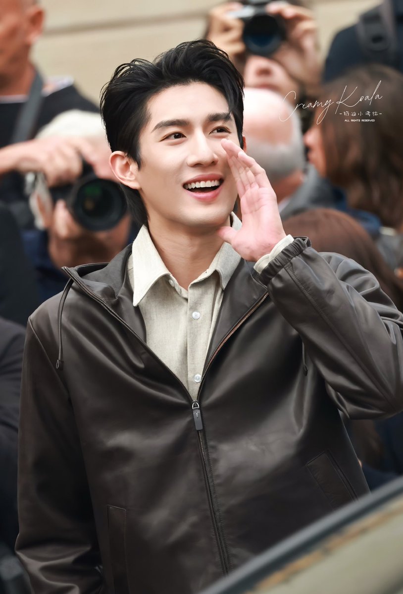 bibleswin's tweet photo. guys he looks like a Disney prince fr I can’t he is so gorgeous 😭😭😭

#TODSXAydenSng
#AylioMFWSS27
#AydenSng https://t.co/JAkoV1rDS9