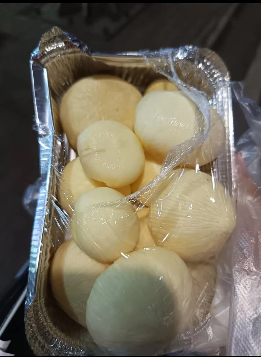 outfitkyut's tweet photo. TETANGGAKU KAMU BAIK BANGET YA ALLAH😭🤍
Dikasih oleh-oleh buah ini... niatnya cuma nyicip dikit, eh sewadah aku habisin sendiri😭🙏🏻
Asli ENAK BANGET. Lembut kayak kapas, manisnya pol, krenyes-krenyes, harum banget, terus nagih parah.😭
Ini buah asal mana sih? Jujur aku mau lagi. https://t.co/xbcDYygWU5