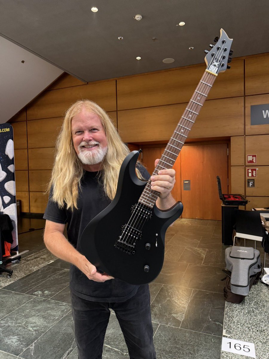 FGL_JAPAN's tweet photo. Freak Guitar Lab Japanのデビュー作
ROUも無事@mattiaseklundh に届きました。
いよいよです🔥 https://t.co/SUsGVct7XR