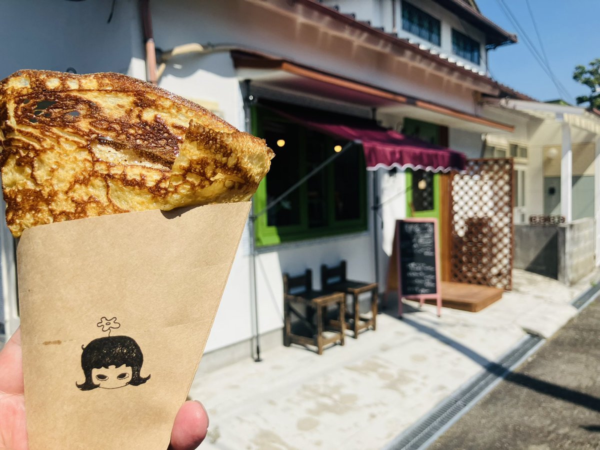 sarukanne_hk's tweet photo. 人吉のまちなかからほど近く。住宅街にクレープ専門店がオープンしました！

その名もEFG Crepe &amp; Bisucuit！

若い男女がお二人でやられているお店で、店内BGMがどうぶつの森のサントラなのがなんとも癒されます

今はテイクアウトのみですが、将来的にはイートインもやるとのこと

#人吉グルメ https://t.co/2pKKaqS0rC