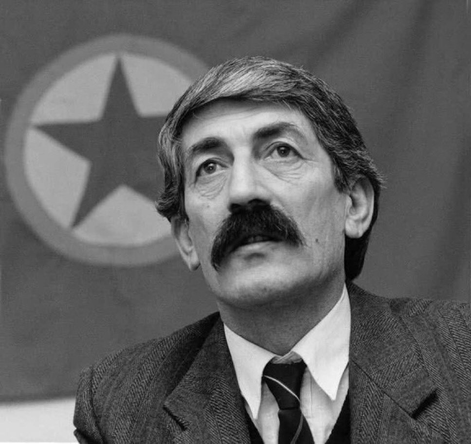 nevzatcicek's tweet photo. Diyarbakır Cezaevi’nde Mazlum Doğan, Hayri Durmuş ve Kemal Pir’in avukatlığını yapan Hüseyin Yıldırım, 89 yaşında hayatını kaybetti. 

1982’de tutuklanıp işkence gören Yıldırım, Türkiye’den ayrıldıktan sonra PKK’nın Avrupa’daki faaliyetlerinde yer aldı, PKK'nın sözcülerinden biri oldu.

Daha sonra  düşünsel olarak Abdullah Öcalan’la çatışarak örgütten koptu ve 1989’da Hollanda’da silahlı saldırıya uğradı.

Sürgünde "Ema Lenge", "Halvoriye Sevdası" ve "Dersim'den Stochkolm'e. Ne aradım, ne buldum? Anılar" kitaplarını kaleme aldı. 

1982’de ayrıldığı Türkiye’ye yaklaşık 30 yıl sonra yeniden dönebilen Hüseyin Yıldırım, son yıllarını Stockholm’de geçiriyordu. 

24 Eylül 2026’da 89 yaşında sürgünde yaşadığı Stockholm'de hayatını kaybetti. Cenazesi Tunceli’de memleketinde toprağa verilecek