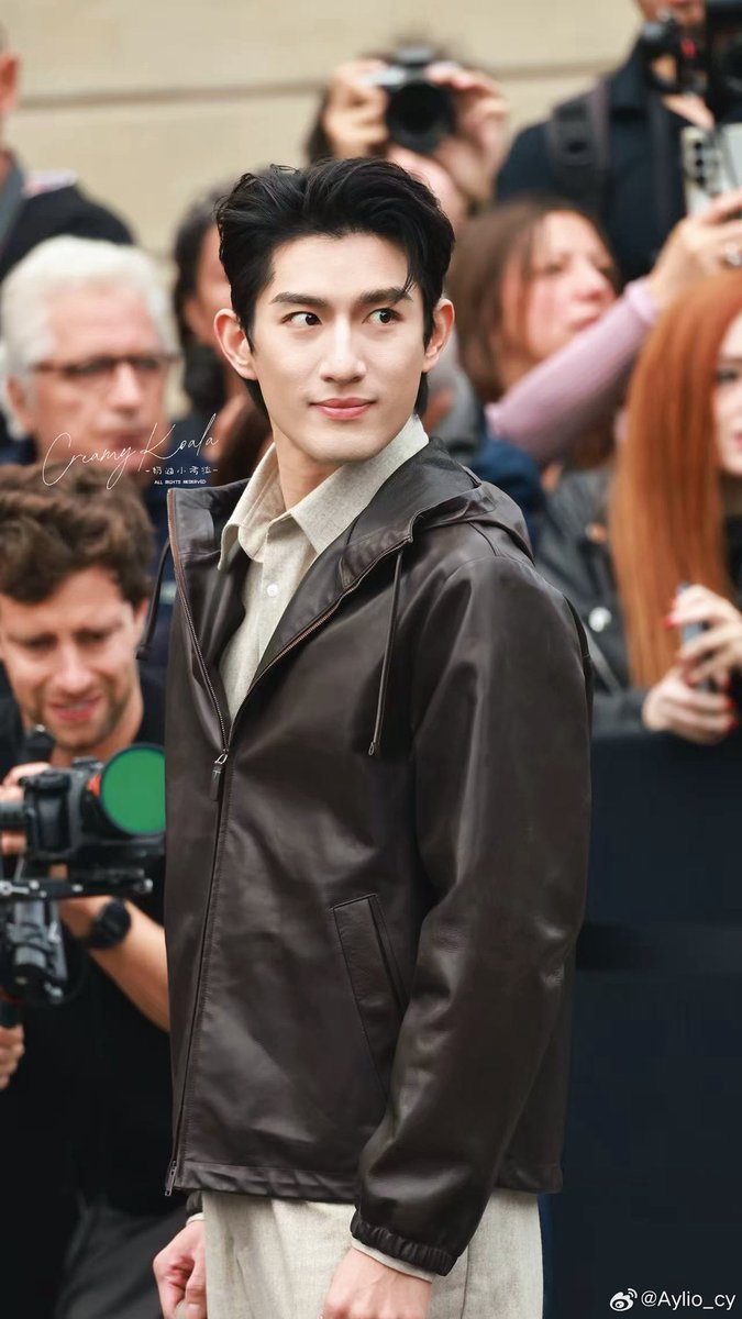 bibleswin's tweet photo. Is it just me guys or Ayden’s aura today feels a bit radiant like if he’s in a very good mood today😌

I wonder what happened last night… 

#TODSXAydenSng
#AylioMFWSS27
#AydenSng https://t.co/4qjYZtn4w9