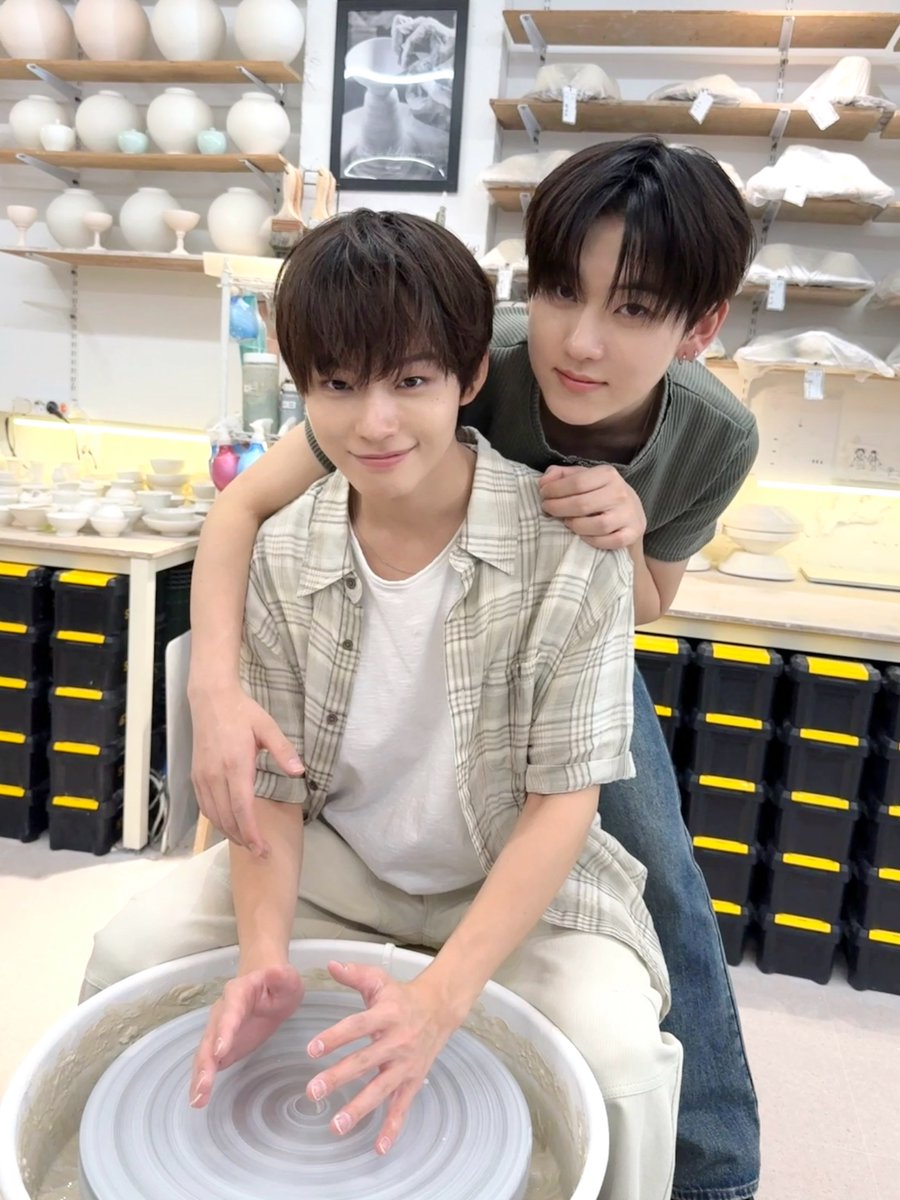 kickflip_jype's tweet photo. 📸ᴋɪᴄᴋᴋɪᴄᴋᴅᴀʏ

사촌즈의 벽 허물기💚 | Kick Off The Wall

#KickFlip #킥플립 https://t.co/3F5IwMMNMd