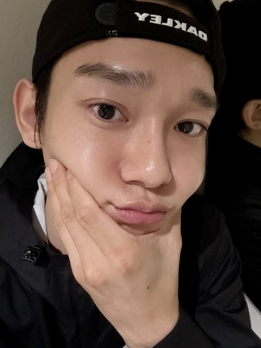 ForChenUnion's tweet photo. [260925] CHEN sent 🫧 
a total of 35 messages and 10 photos ❤️💬

Download and subscribe here: 📲https://t.co/6g3TY0pmBC
Please remember to be respectful when messaging.

#CHEN #첸 #김종대 https://t.co/PmXBXnnoqw