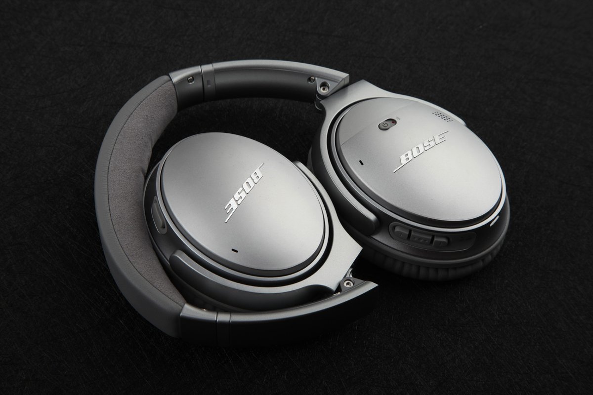 vickyalice44964's tweet photo. Just unboxed my long-waited wireless noise-canceling headphones  First impression Sound quality hits different—totally worth the wait! https://t.co/Y9IguglfsT