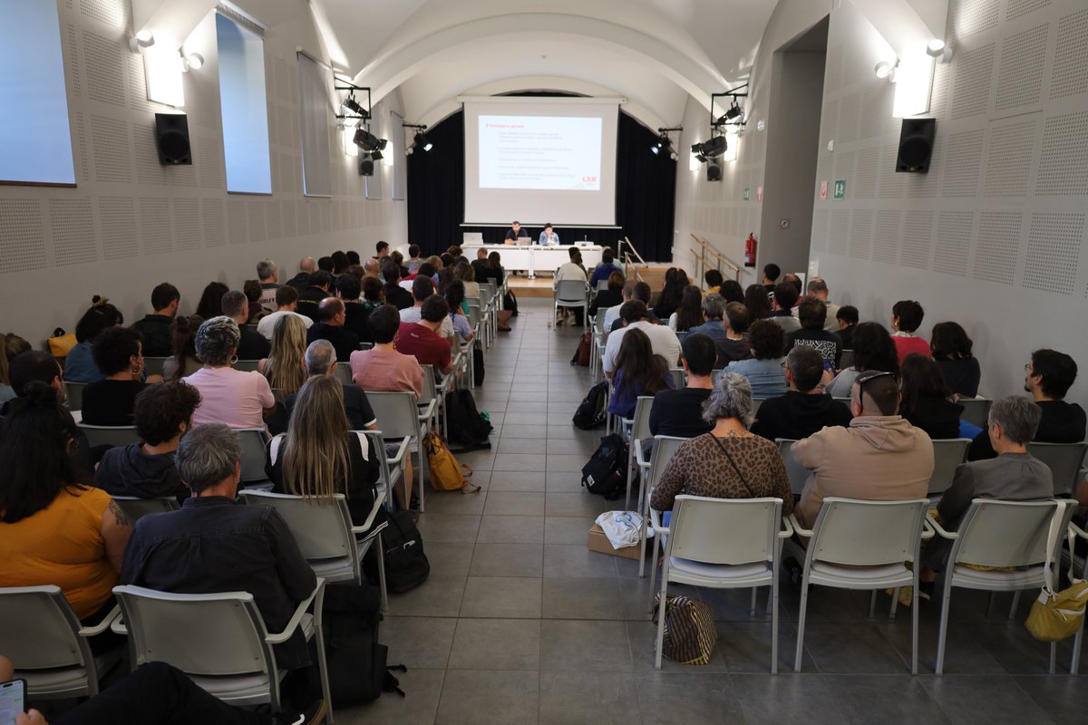 LABsindikatua's tweet photo. 📢 Euskal sindikalismo eraldatzailea indartzeko deia egin du LABek, eragiteko gaitasuna biderkatzeko

➡️ Hauteskunde sindikaletan oldarraldi erreakzionarioari erantzun irmoa emateko deia egin die euskal langileei: “Euskal Herritik ez  dira pasako!”

🔗 https://t.co/yDzORrOfjl https://t.co/qOgN77o6oy