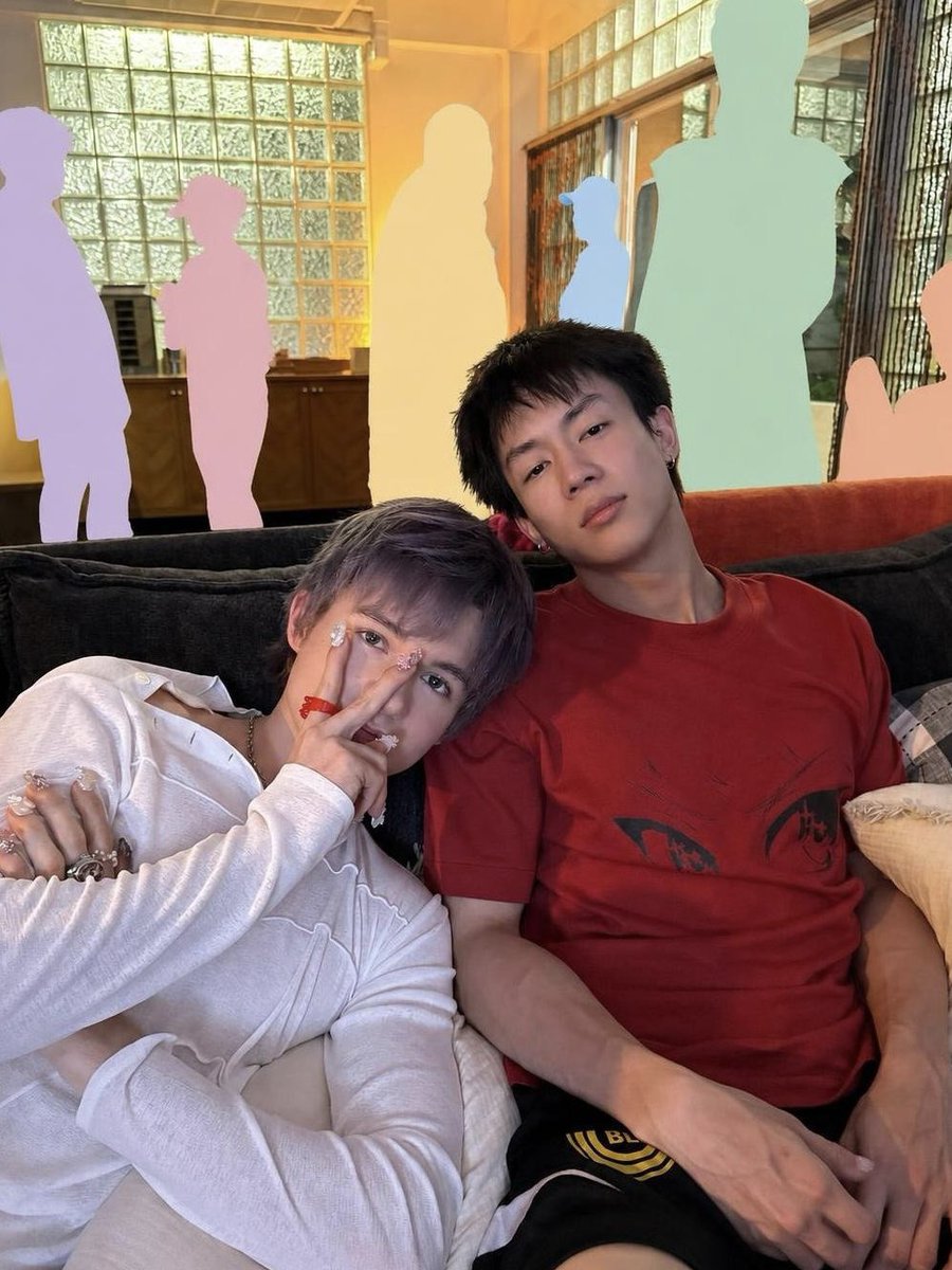 lookepeep's tweet photo. ˗ˏˋ 𐔌 ⭐️💥💅 👀🎀🦋🫀🐵🎧🍭🥤 ꒱ ⸝⸝

#GELBOYS2EP7 
#PIDEmonthapoom #NEWCHAYAPAK #PJmahidol #LEONBROCCO 
#GELBOYS 
#LOOKE https://t.co/QQHcFy5S4W