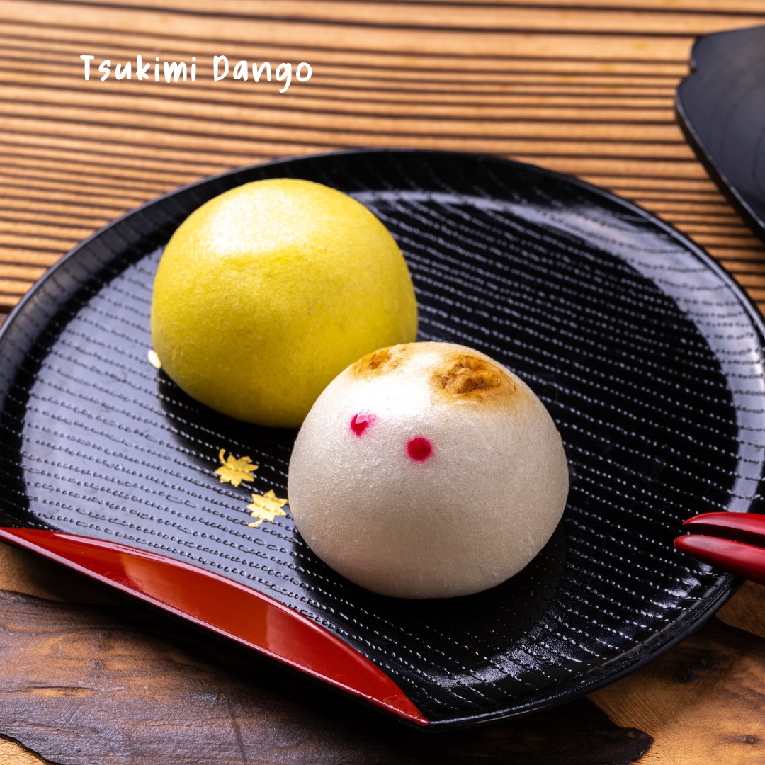 Japonismo's tweet photo. Esta noche se celebra el Tsukimi, la fiesta de contemplación de la primera luna llena del otoño, la más bonita del año. Te contamos algunas tradiciones: https://t.co/SjxTcDu21Q https://t.co/luwihKeZHH