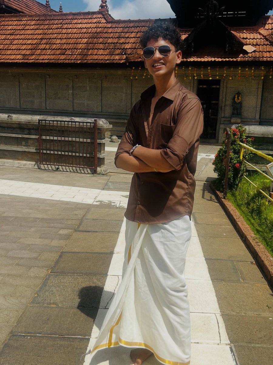 LoriaHilfiq7bk's tweet photo. If I were South Indian. https://t.co/xVUkM9lSTf