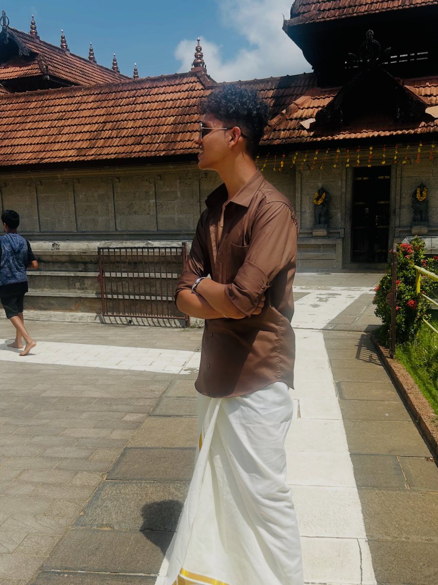 LoriaHilfiq7bk's tweet photo. If I were South Indian. https://t.co/xVUkM9lSTf