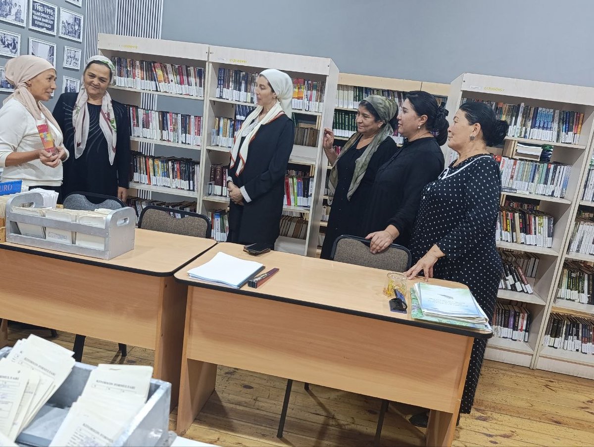 BeshariqTAKM's tweet photo. #kutubxona_uchinchi_makon
#tashrif 
 #hamkorlik
 #kitobxonlik

🏛️ Beshariq tumani Axborot-kutubxona markaziga tumandagi “Kelajak markazi” ustoz va murabbiylari “Kutubxona — uchinchi makon” loyihasi doirasida tashrif buyurdilar. https://t.co/kqAZ3pkxC9