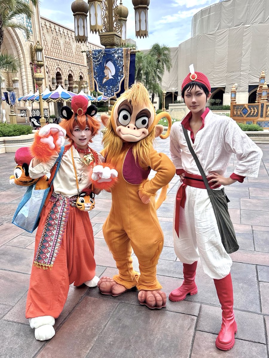 UziMokoMan's tweet photo. アブーともお友達になった🐯🤝🏻🐒
全然乱暴者じゃなかった‼️‼️
 #dハロ仮装  #dハロ仮装2026 https://t.co/g361TK7ypk