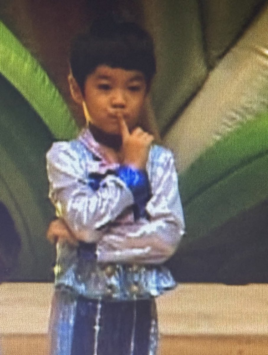 nicolynx's tweet photo. “kamu heureuyan             “udah elah, maapin
aku wae, aku mah             gue yak, ntar gue
ga suka sama kamu”        beliin eskrim  setower” https://t.co/VDwdskkO1k