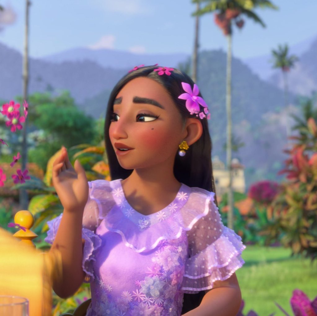jacarandaaaas's tweet photo. it’s still crazy to me everytime I see people talking about “most beautiful disney women” and she’s NEVER included??? https://t.co/WERQwZ9Eoo