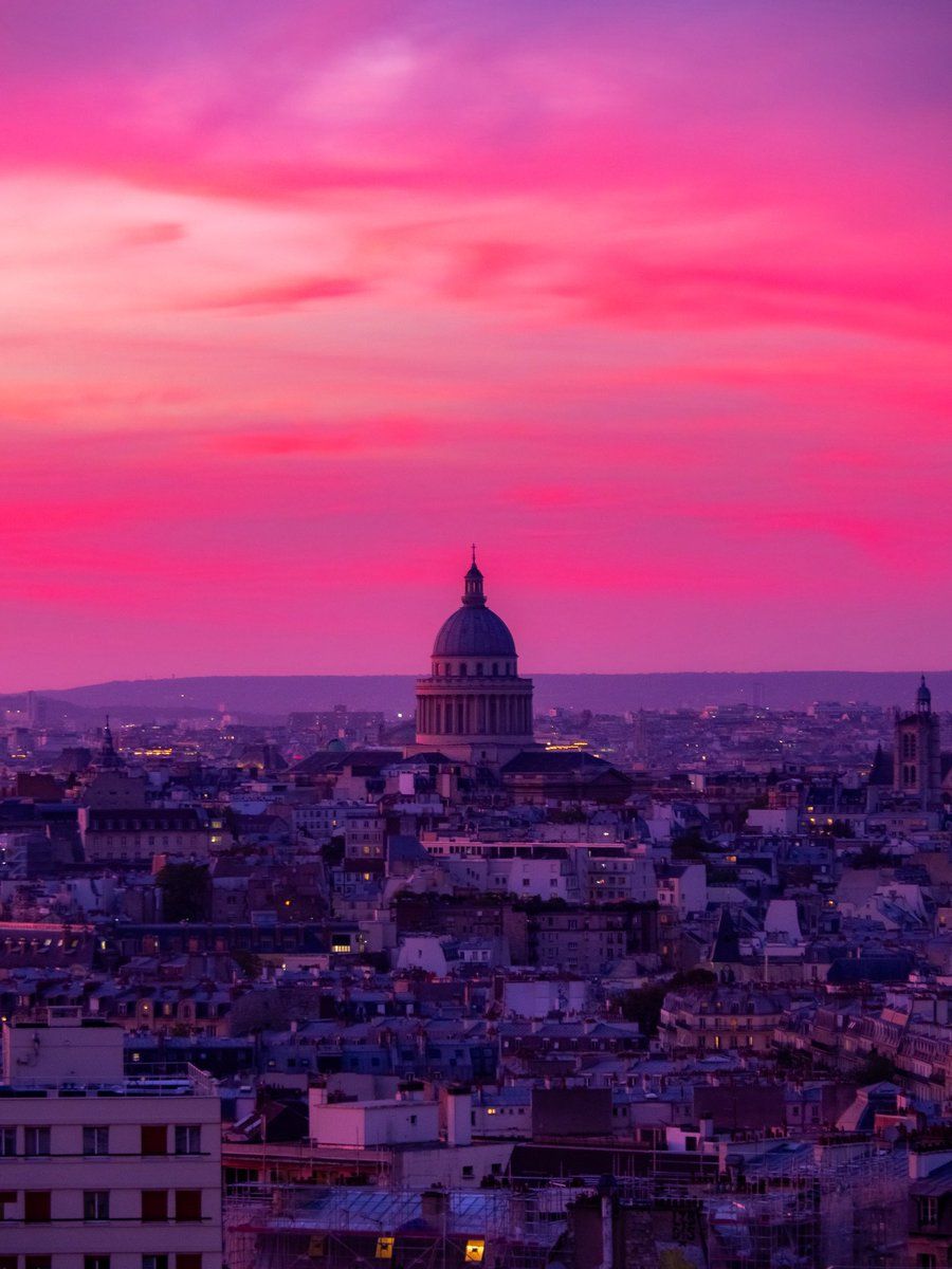 viewsfrance's tweet photo. Le Panthéon, capturé sous le ciel rose de Paris, ce 24 septembre au soir 🌄 https://t.co/LsbNZb0A4n
