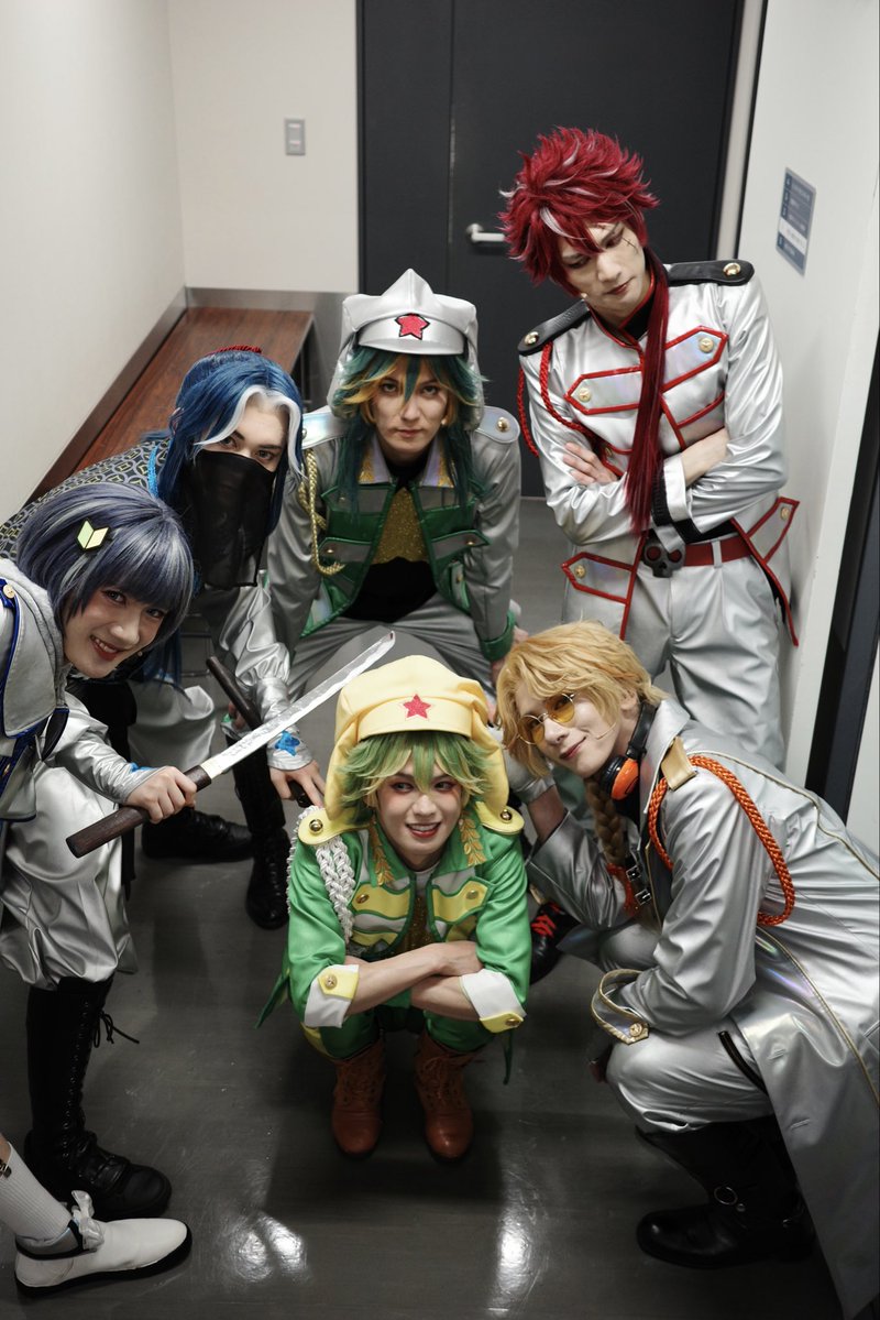 shogo_tamura's tweet photo. ミュージカル『ケロロ軍曹』
7日目ご来場誠にありがとうございました

アフタートークもありがとうございました
連日満員の客席本当に感謝であります

メタケロロ小隊の皆んなと

ほんとなんか、、すんません、、🐸⭐️
#ケロミュ https://t.co/vVdOKH1cPC