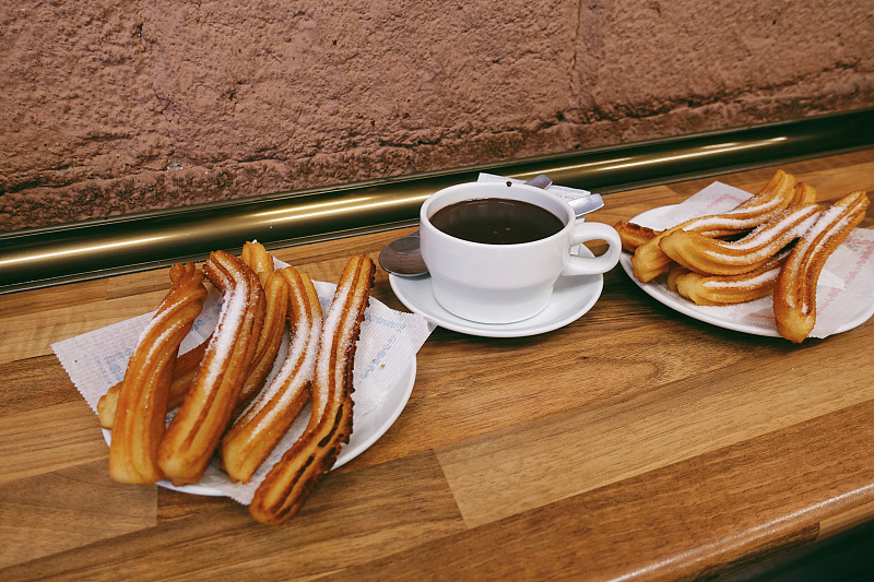KristeenSiab's tweet photo. Hoy desayunamos churros con chocolate compartido, las maanas contigo son las mejores.， https://t.co/zqClyUaUqp