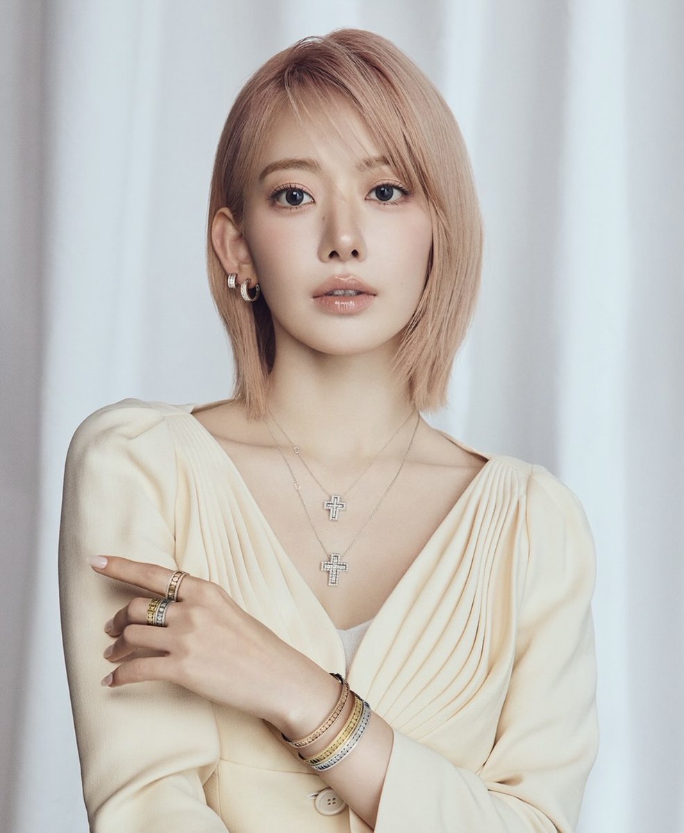 lpopchartmaster's tweet photo. #SAKURA is appointed as the new ambassador for DAMIANI, an Italy jewelry brand. https://t.co/TWGHUmLxIm