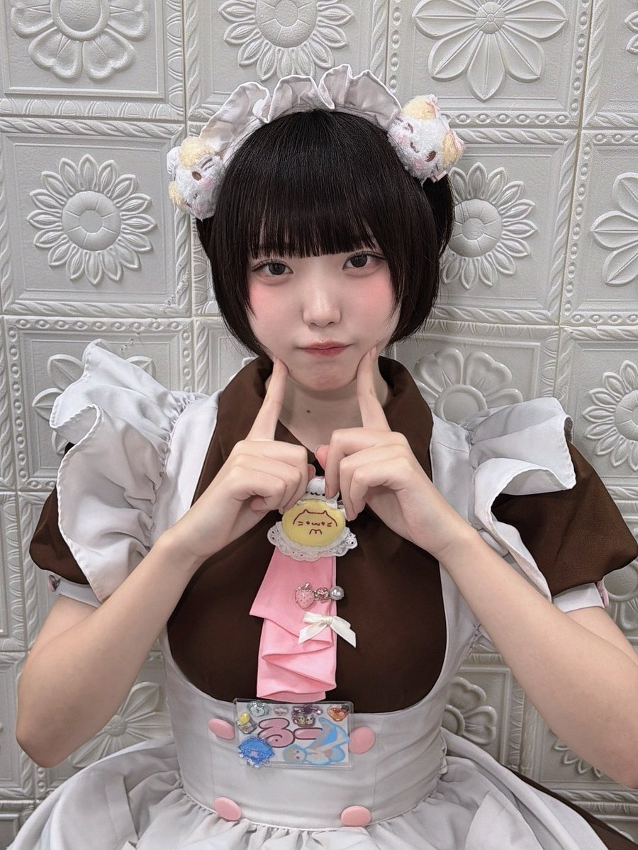 athome_cafe's tweet photo. あっとほぉーむカフェ 本店4階

はじめまして！るーです♡ ご主人様・お嬢様にまんぷくパワーをお届けします♪るーのお給仕、見守ってくださいね♡

初お給仕 新人るー https://t.co/UUOWg3Gn7o