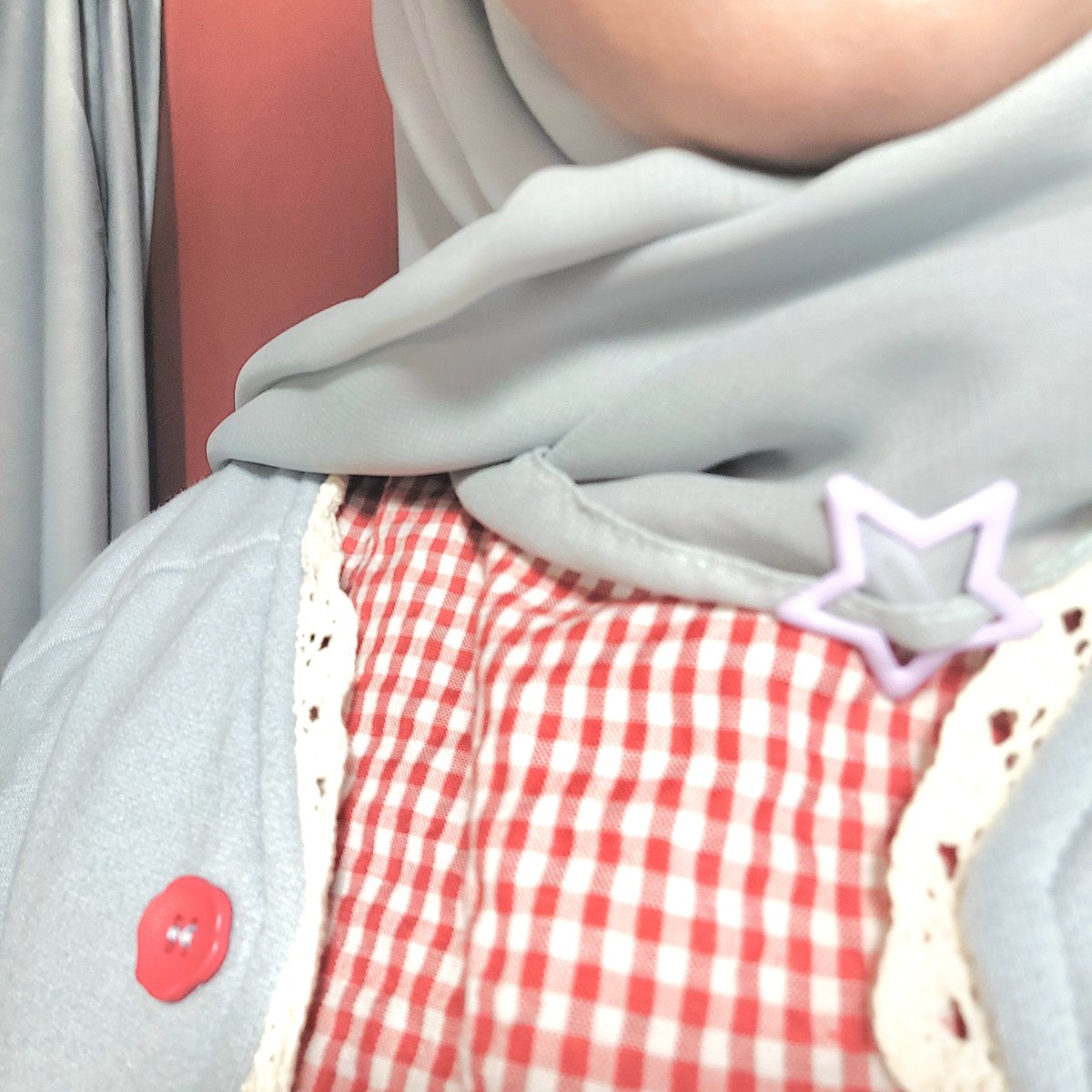 sharingmochi's tweet photo. mau tunjukin outfit kue gemasku ft yushi n wichu https://t.co/StyIIFtKAl