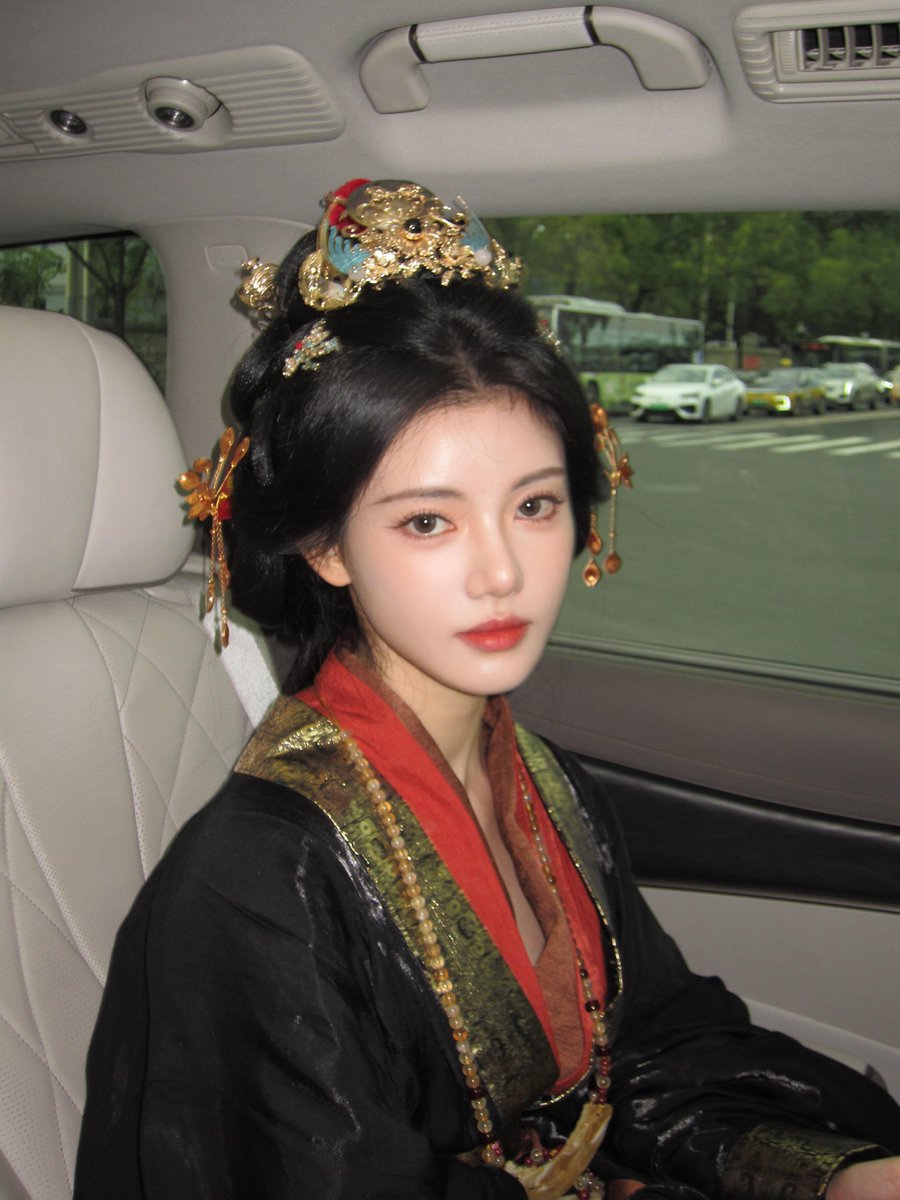 ahchu0005's tweet photo. 260925 쑨전니 공작실 샤오홍슈 업데이트 https://t.co/6CGdAt57Vj