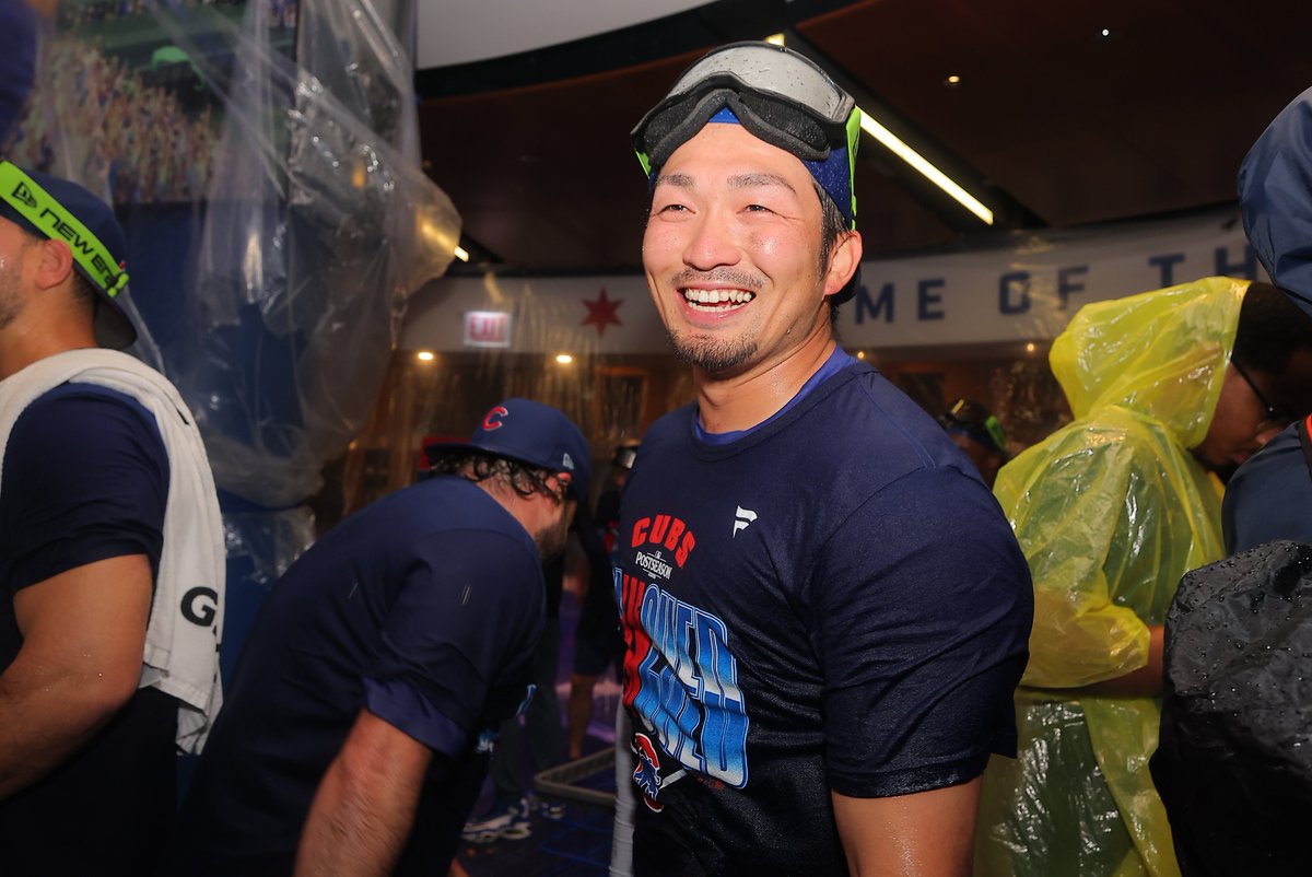 MLBJapan's tweet photo. 🥳セレブレーションタイム🥳

ポストシーズン進出を決めたカブス
#今永昇太 と #鈴木誠也 もチームメイトと喜びを分かち合いました🎉

📸:@Cubs 
#日本人選手情報 https://t.co/RG69ohg2AU