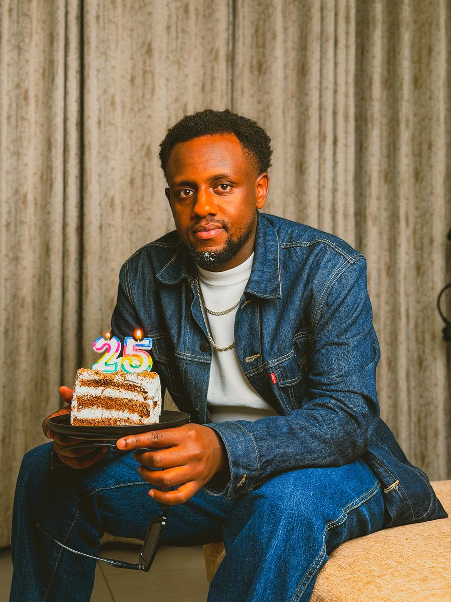 ComedianMwirigi's tweet photo. Welp guess I was wrong😂 
25🎂 https://t.co/SxVnMAm1bS