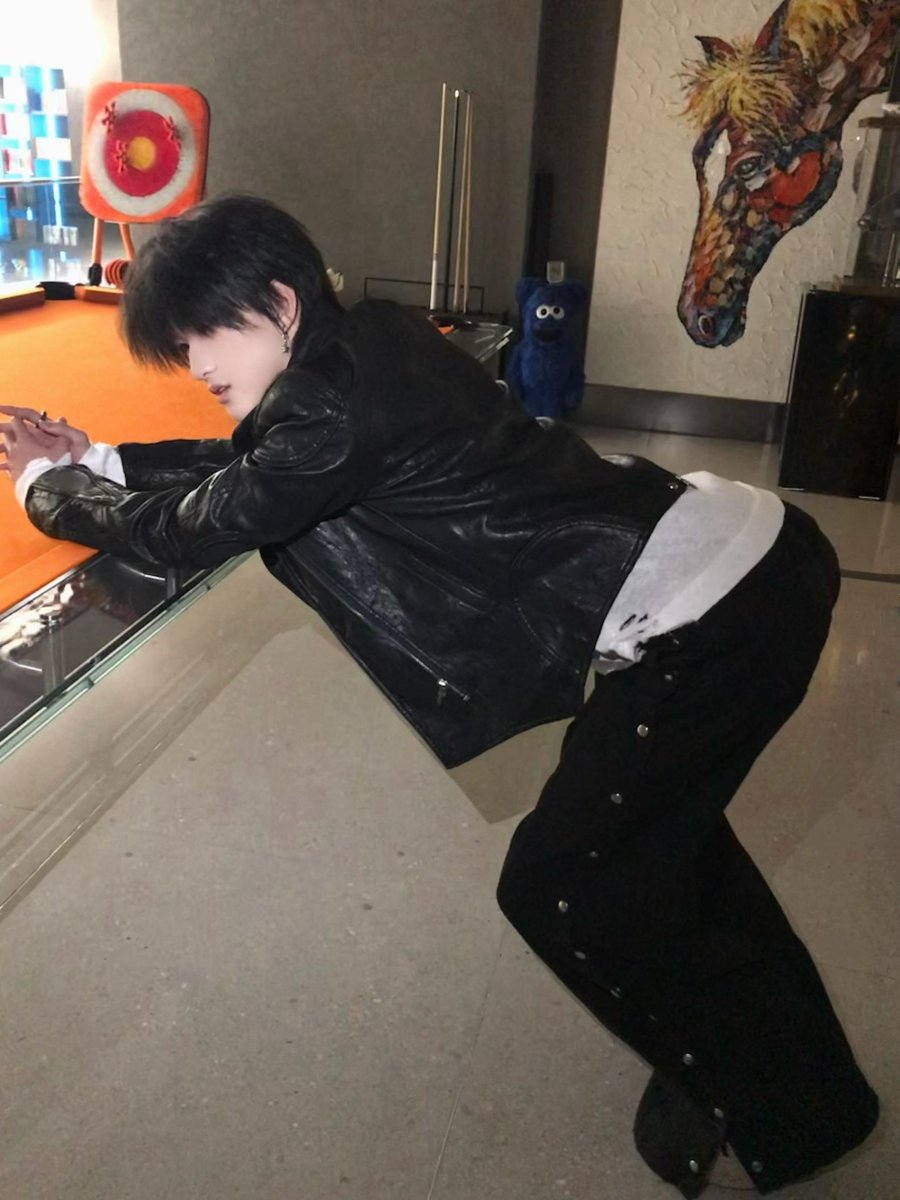 0snowynopqr's tweet photo. 如果后入是种天赋，那黄朔已经全是精液（经验）了，我就说他是骚货吧 https://t.co/i8wF1NqYEj