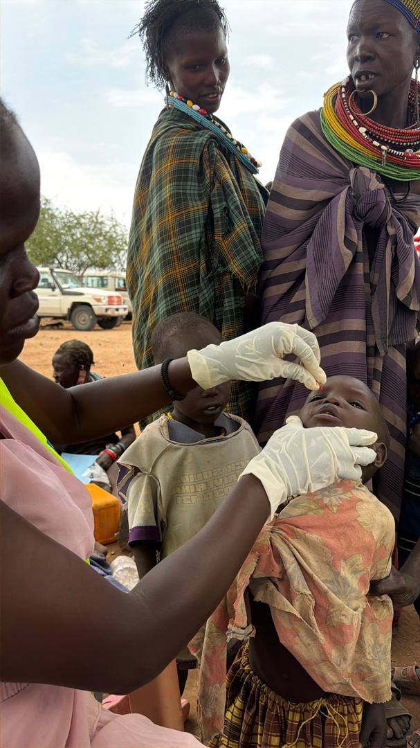 unicefssudan's tweet photo. Every dose of Vitamin A is a small step towards helping children grow healthy, strong &amp;happy. In Kapoeta East County, UNICEF is working with @MoHRSS2011 to give Vitamin A &amp; medicine to protect children from disease &amp;worms. Thanks to partners
SSHF @UNOCHA_Sudan 
@NutritionIntl. https://t.co/iDm87NSRsL
