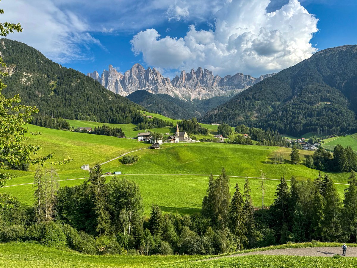 earthserenityy's tweet photo. Val di Funes Dolomites Italy https://t.co/YaymgWNi5L