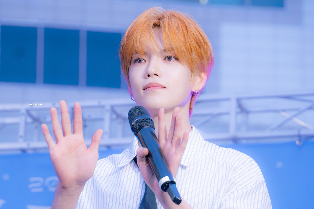scotchpic's tweet photo. 260924 신촌 버스킹

#계현 #조계현 #GYEHYEON
#베리베리 #VERIVERY https://t.co/RcxLrVZyUu