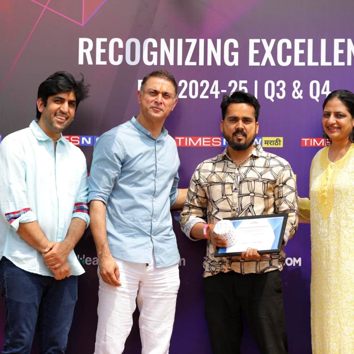 ToiPachelo's tweet photo. Holi vibes and the Performer Award made it an unforgettable day. https://t.co/AxCpIgmaIG