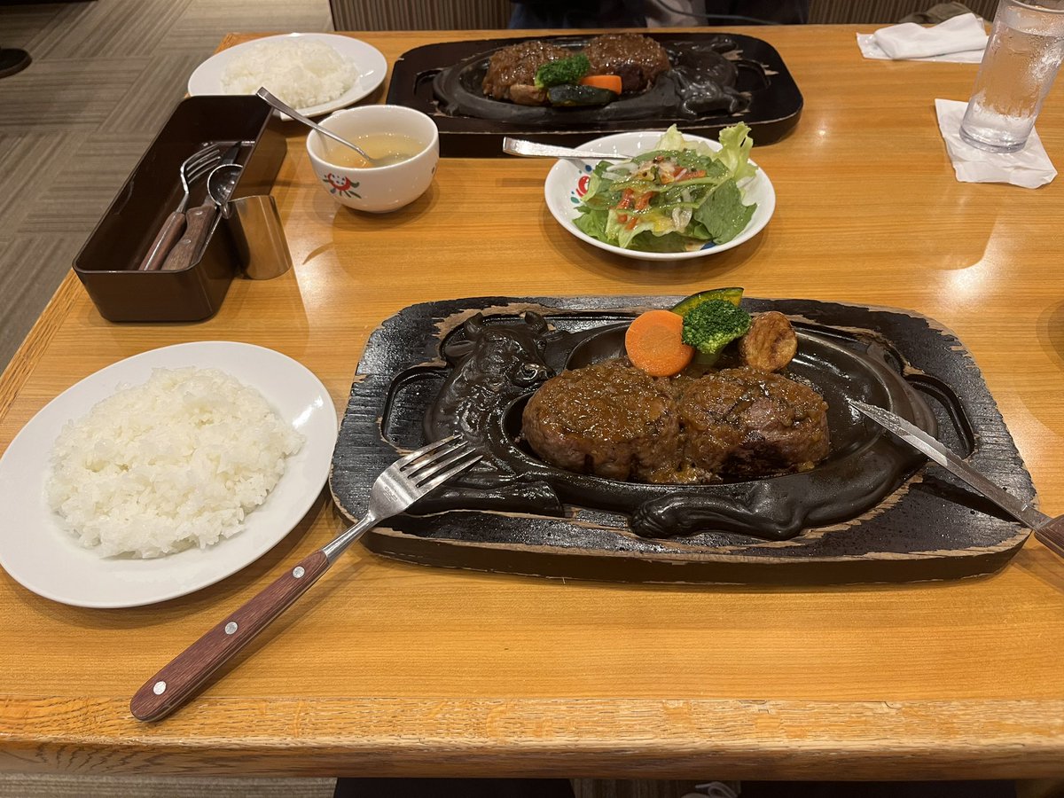 Shinya311's tweet photo. 久しぶりに行けた。
美味しかった😋
#さわやか https://t.co/Iqy82CbMPN