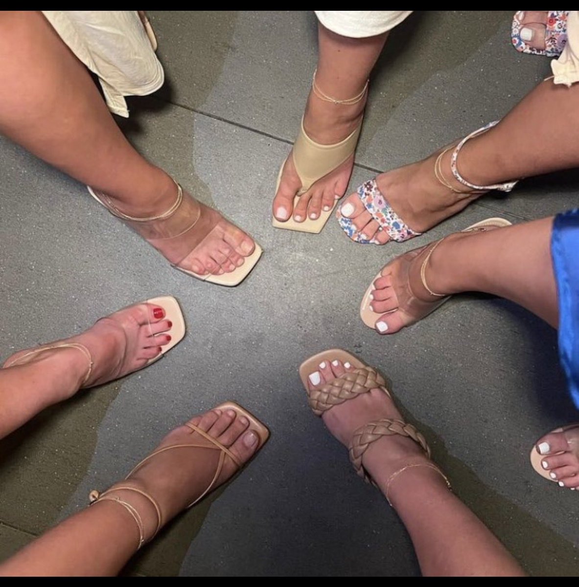 Viviaanx's tweet photo. Life is beautiful when you have beautiful people around you https://t.co/UT7V5fES58
